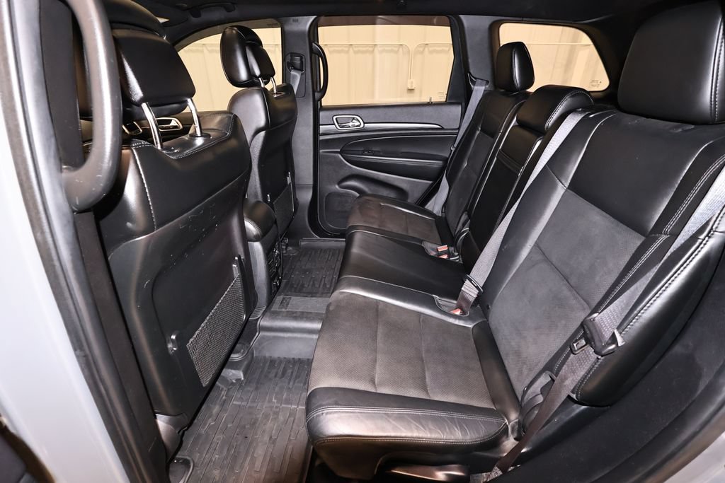 Used 2020 Jeep Grand Cherokee Altitude AWD/4WD image 15