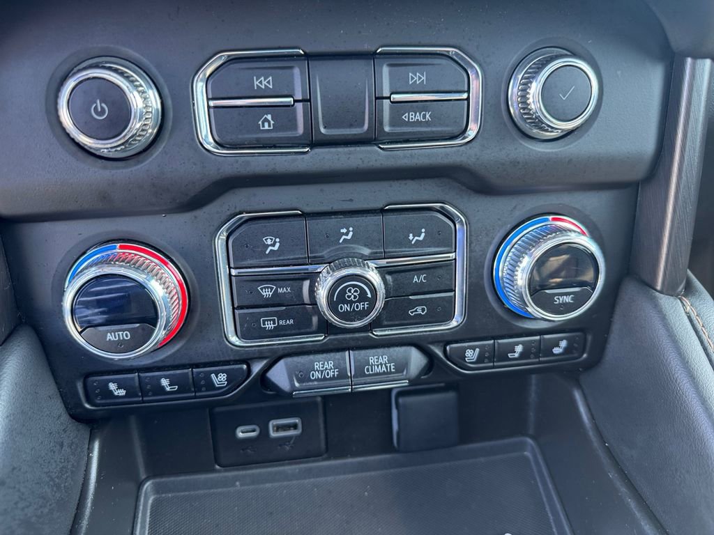 Used 2023 GMC Yukon XL AT4 w/ Technology Package image 18