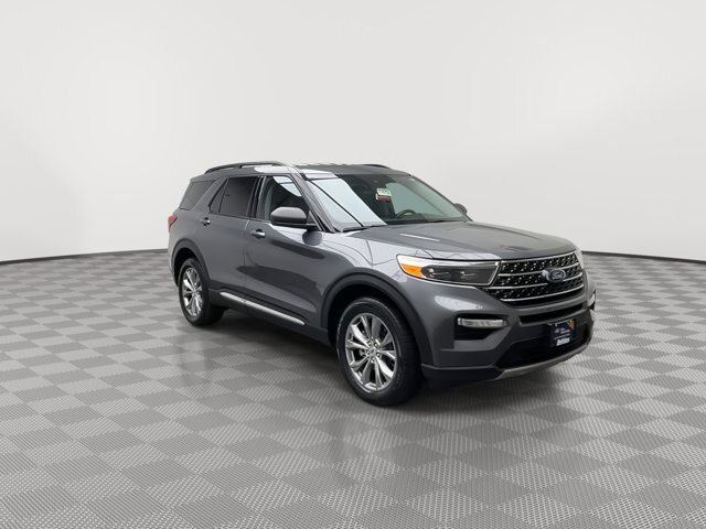 Certified 2022 Ford Explorer XLT w/ Equipment Group 202A AWD/4WD image 35