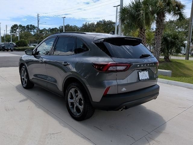 Certified 2025 Ford Escape ST-Line Select AWD/4WD image 9