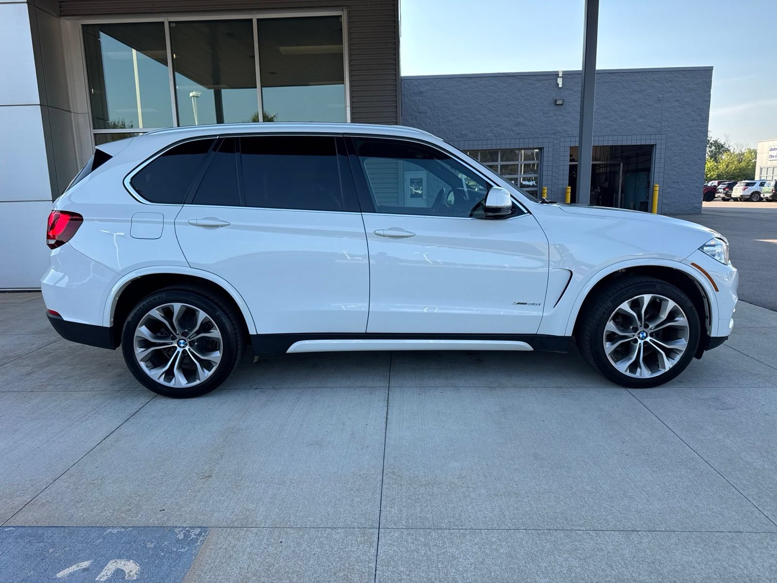 Used 2017 BMW X5 xDrive35i AWD/4WD image 9