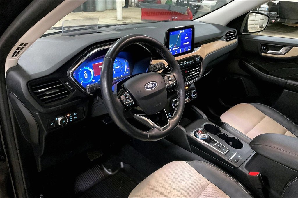 Certified 2021 Ford Escape Titanium w/ Titanium Elite Package image 13