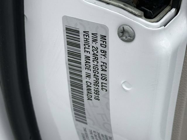 Used 2023 Chrysler Pacifica Limited FWD image 11