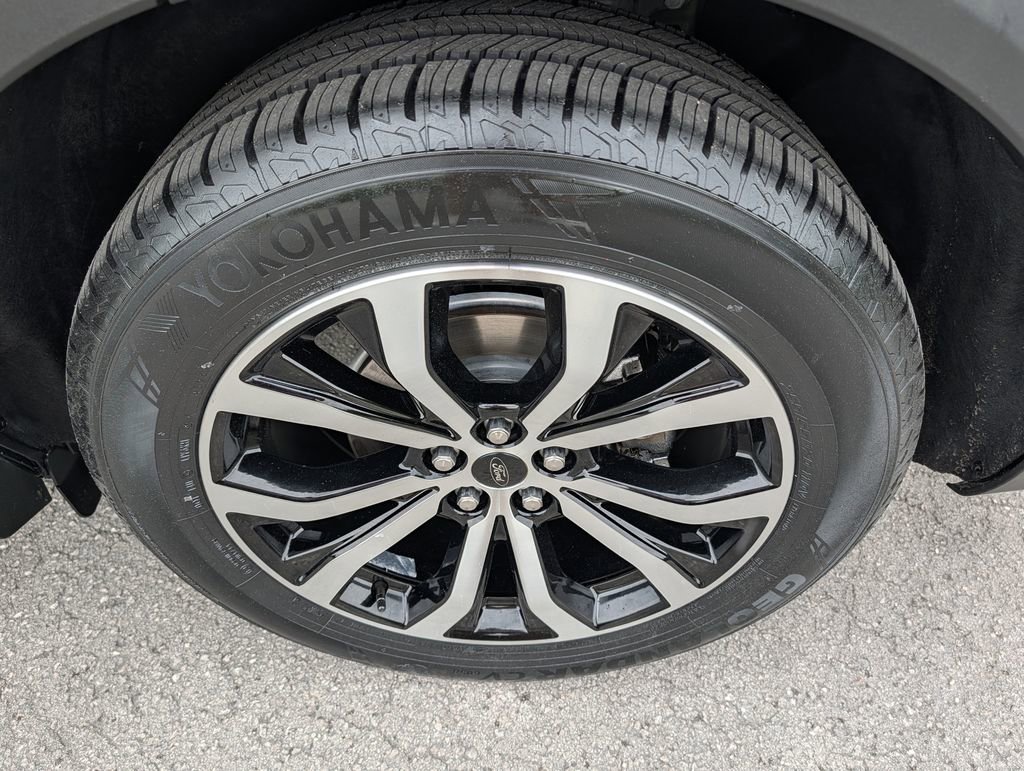 Certified 2022 Ford Explorer ST-Line RWD image 32