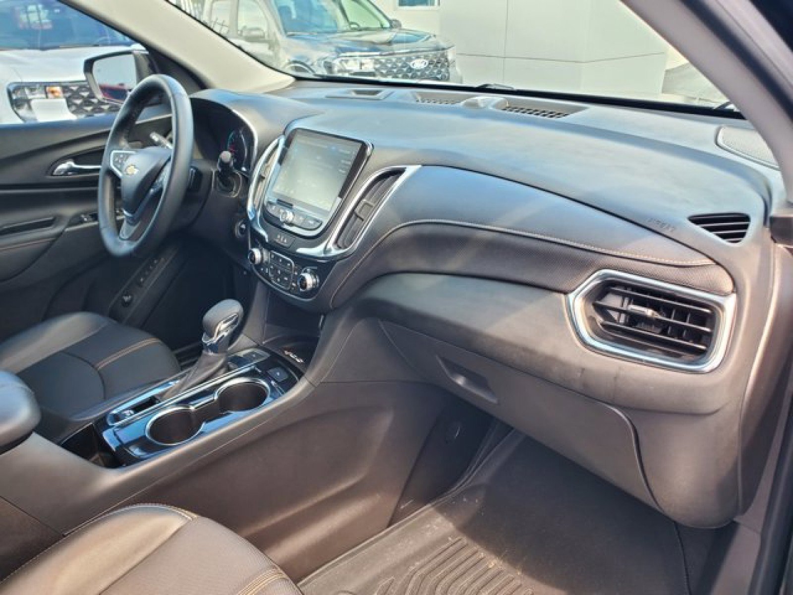 Used 2024 Chevrolet Equinox Premier AWD/4WD image 34