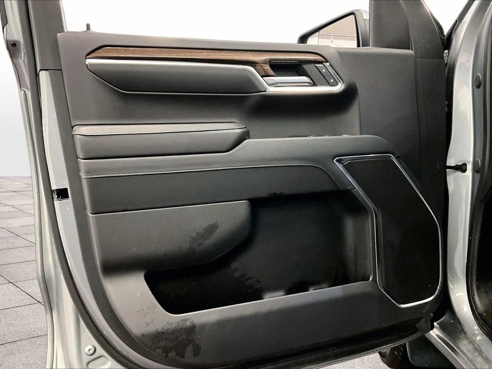 Used 2024 Chevrolet Silverado 1500 LT image 22