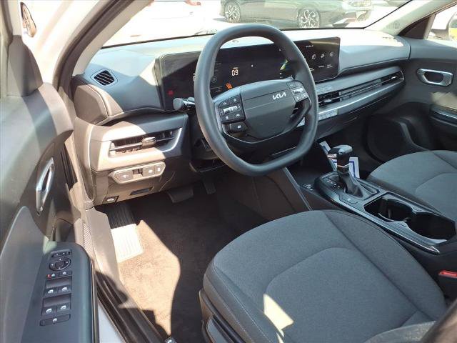 Used 2025 Kia K4 FWD image 11