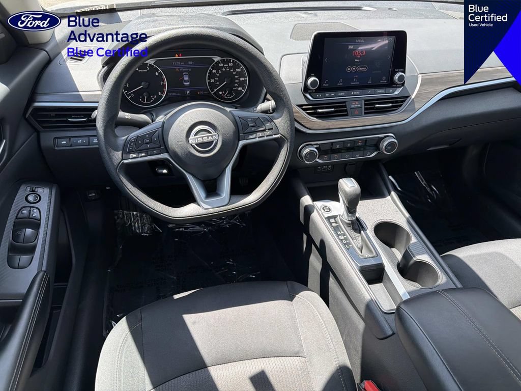 Used 2025 Nissan Altima 2.5 SV FWD image 10