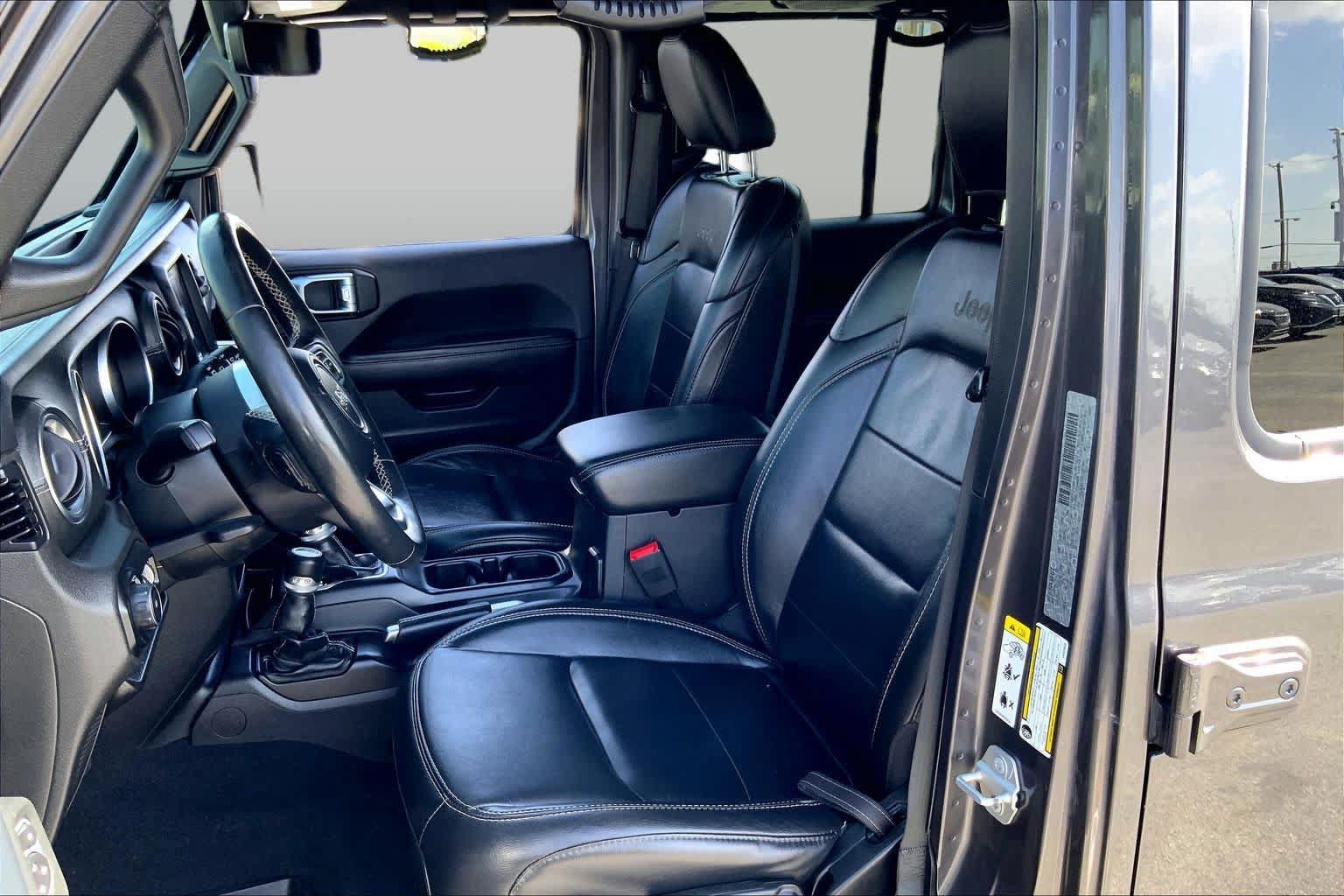Used 2018 Jeep Wrangler Unlimited Sahara w/ Quick Order Package 24M Moab AWD/4WD image 8