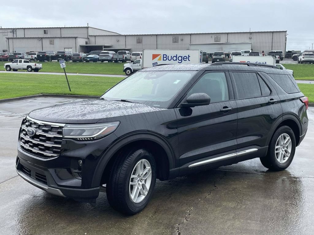 Certified 2025 Ford Explorer Active w/ Active Comfort Package RWD image 7