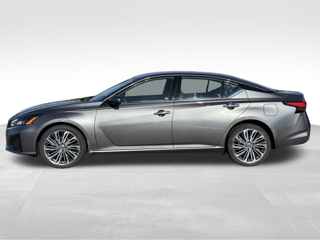 Used 2023 Nissan Altima 2.5 SL image 5