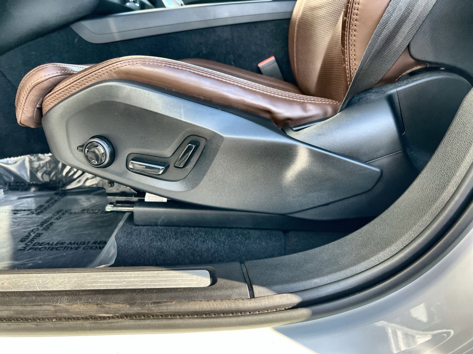 Used 2022 Volvo XC60 B5 Inscription w/ Climate Package image 14