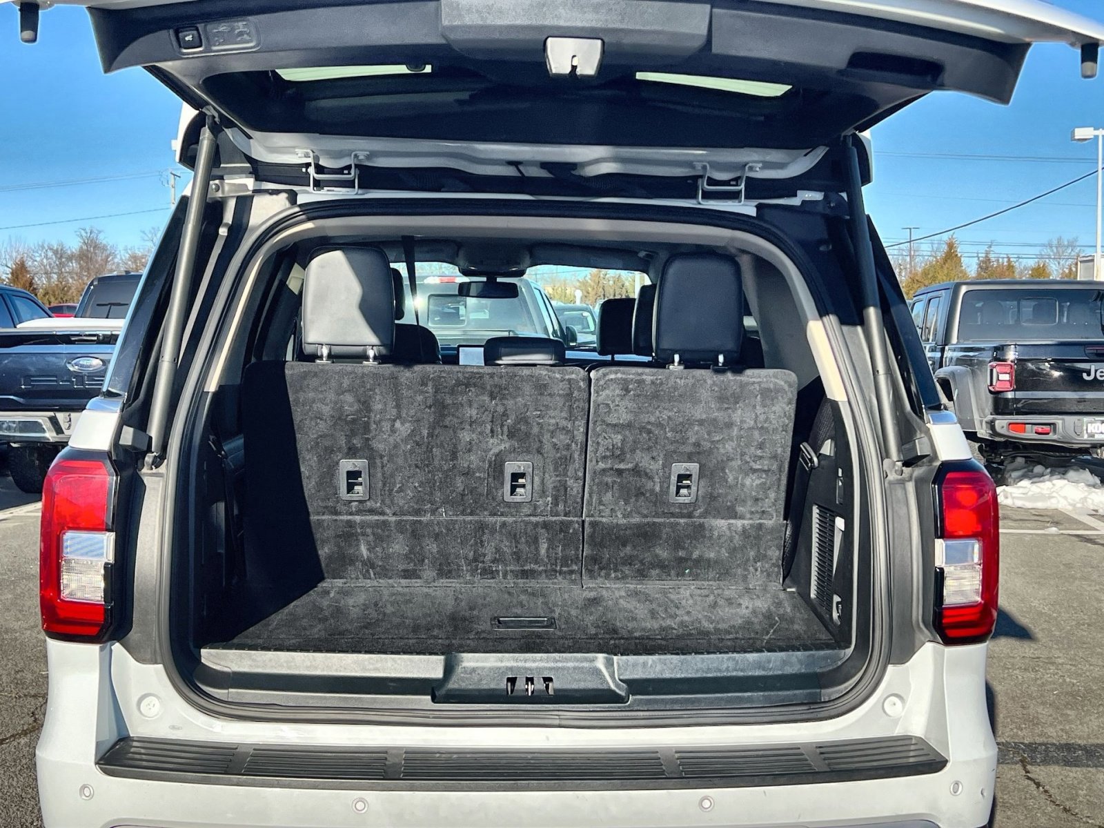 Certified 2023 Ford Expedition XLT image 27