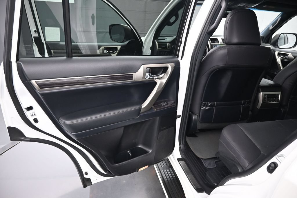 Used 2021 Lexus GX 460 Premium w/ Premium Package AWD/4WD image 12