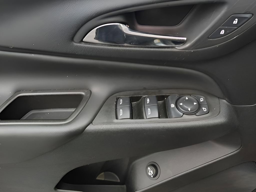 Used 2024 Chevrolet Equinox LT AWD/4WD image 12
