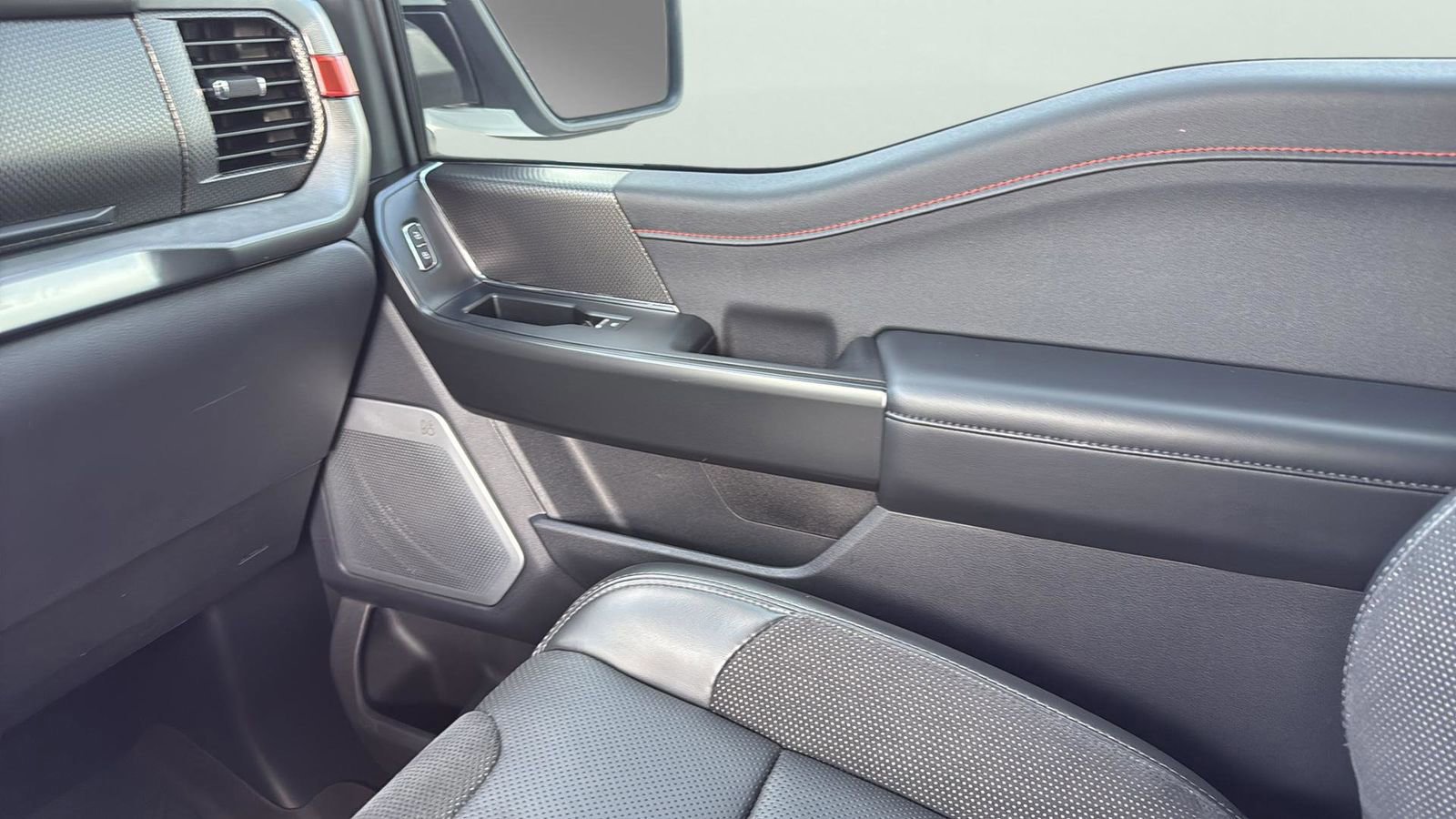 Certified 2024 Ford F150 Raptor image 24