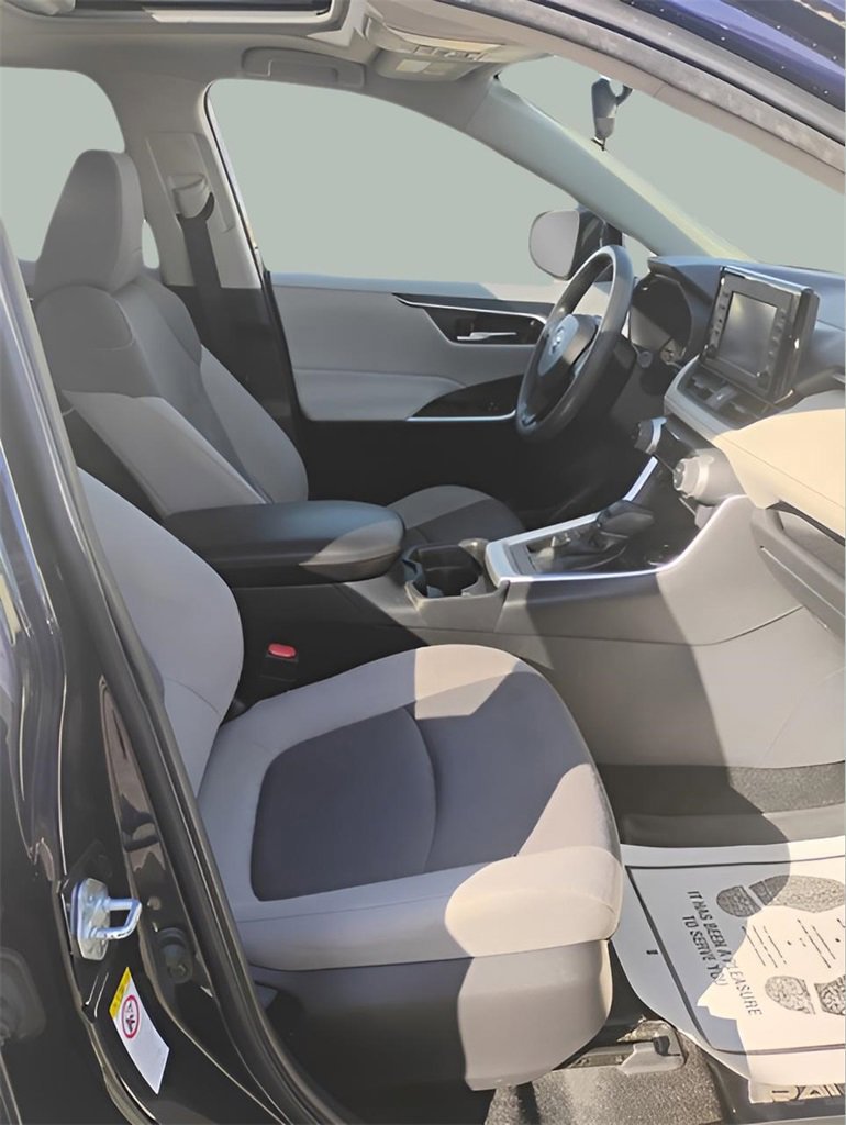 Used 2019 Toyota RAV4 XLE image 19