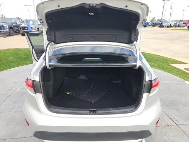 Used 2022 Toyota Corolla LE image 7