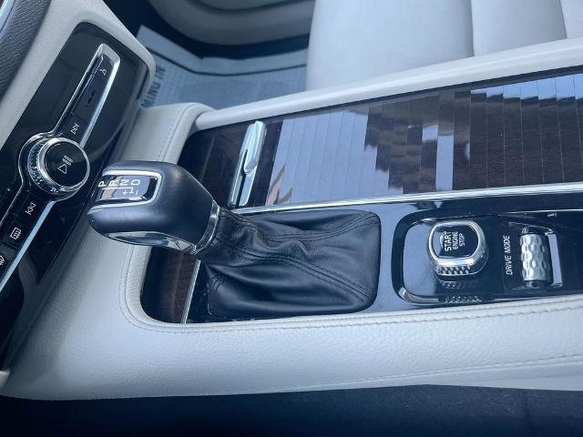Used 2019 Volvo XC90 T5 Momentum w/ Multimedia Package image 20