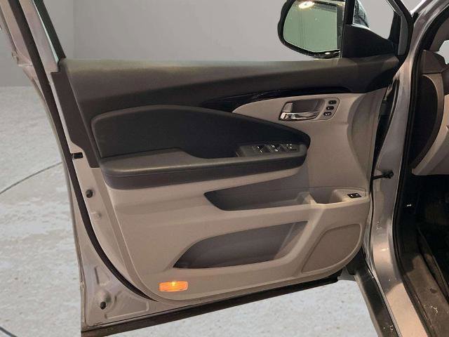 Used 2020 Honda Pilot Elite image 14