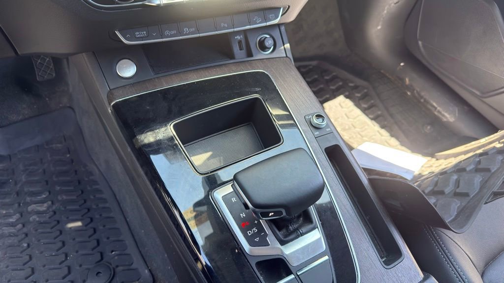 Used 2021 Audi Q5 2.0T Premium w/ Convenience Package AWD/4WD image 15