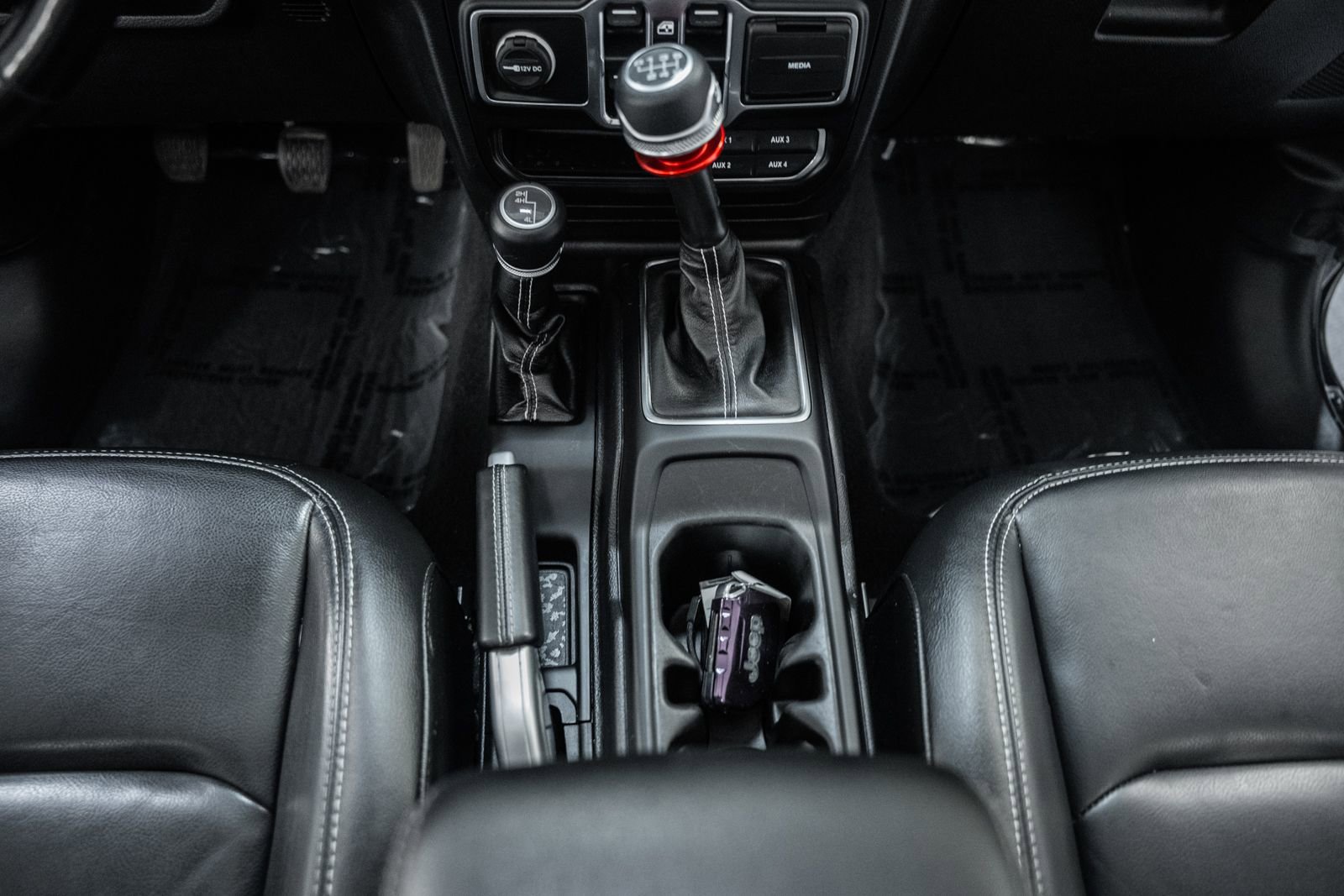Used 2021 Jeep Wrangler Unlimited Sahara w/ Uconnect 4C Nav & Sound Group AWD/4WD image 34