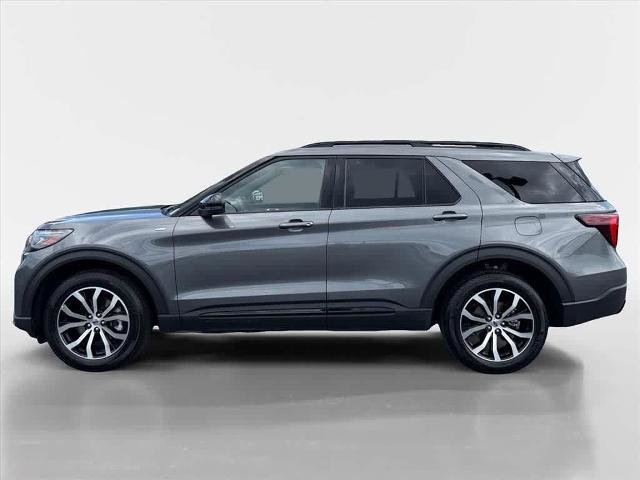 Certified 2025 Ford Explorer ST-Line AWD/4WD image 2