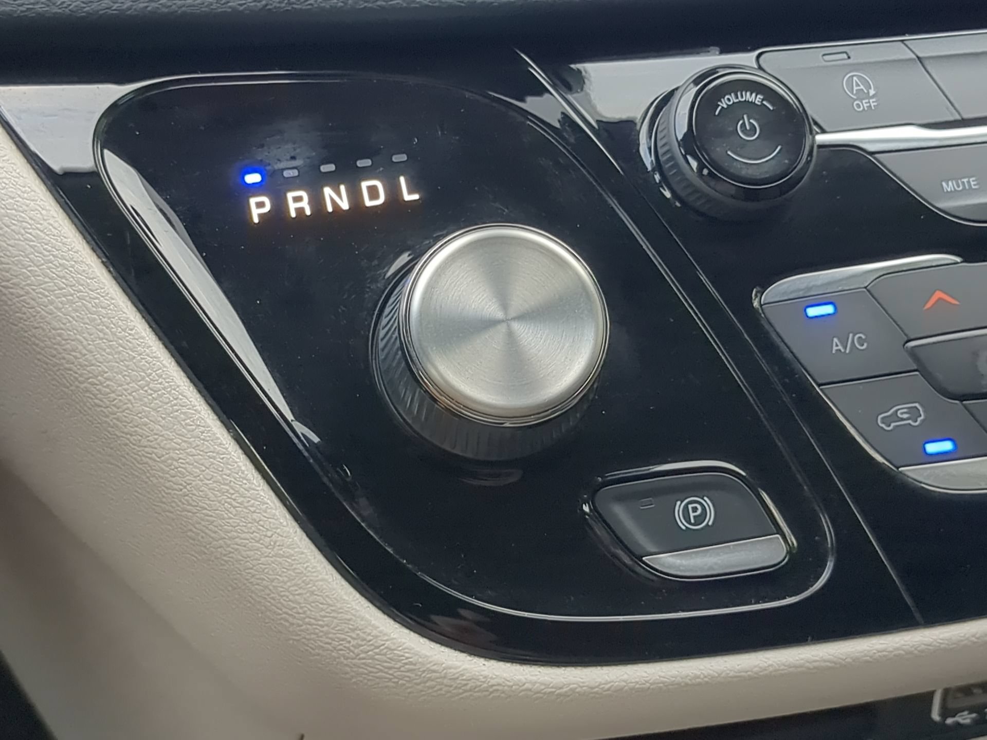 Used 2022 Chrysler Pacifica Touring-L FWD image 62