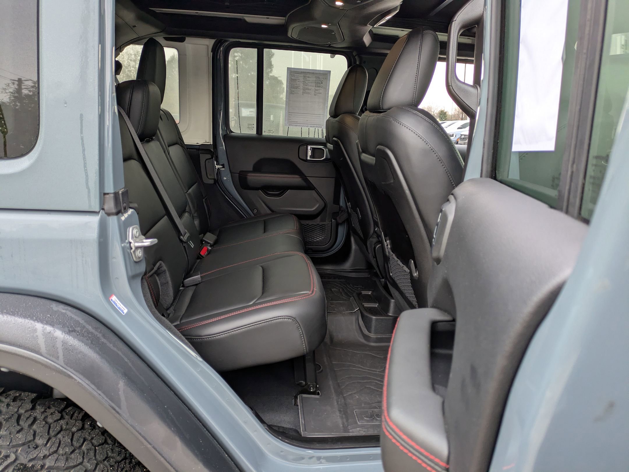 Used 2024 Jeep Wrangler Unlimited Rubicon w/ Technology Group image 38