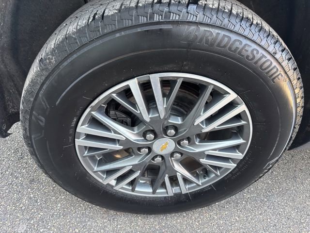 Used 2025 Chevrolet Traverse LT AWD/4WD image 12