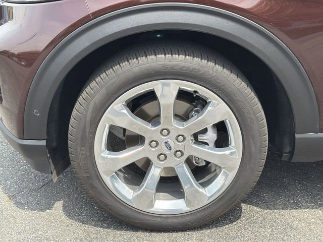 Certified 2020 Ford Explorer Platinum w/ Premium Technology Package AWD/4WD image 11
