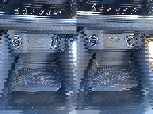 Used 2023 Nissan Rogue SV image 24