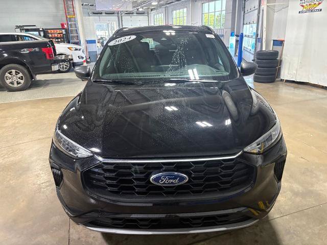 Certified 2024 Ford Escape ST-Line w/ Tech Pack #1 AWD/4WD image 3