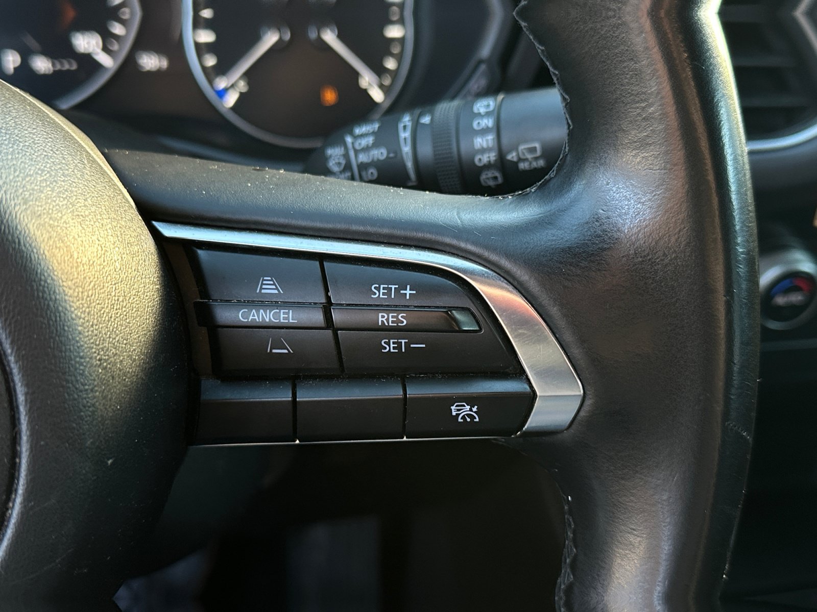 Used 2024 MAZDA MAZDA3 s FWD image 25