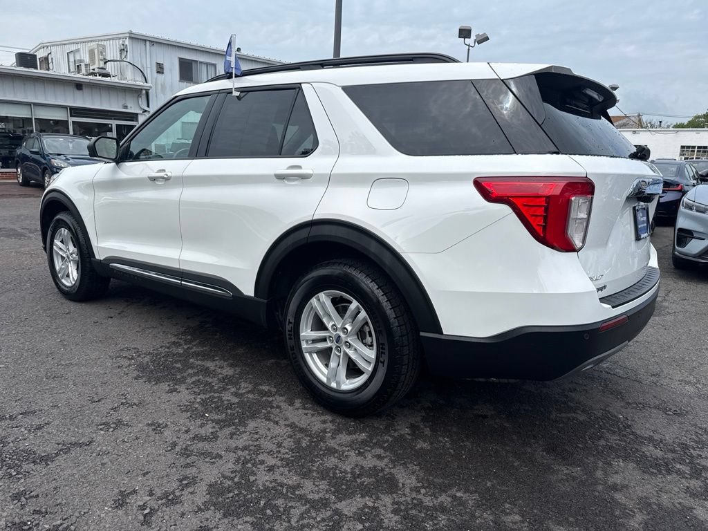 Certified 2022 Ford Explorer XLT w/ Equipment Group 202A AWD/4WD image 7