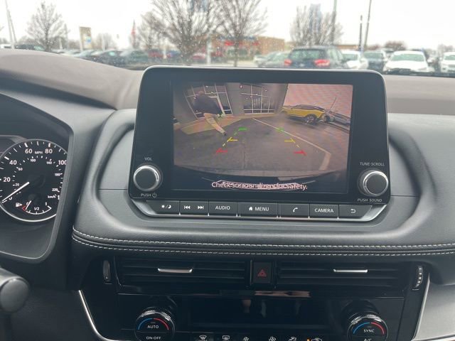 Used 2022 Nissan Rogue SV image 23