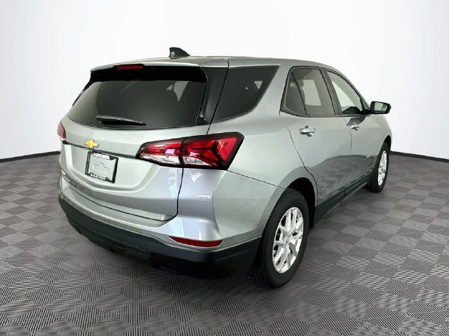 Used 2024 Chevrolet Equinox LS w/ LS Convenience Package FWD image 11