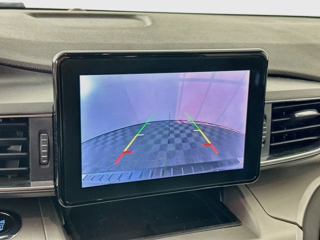 Certified 2022 Ford Explorer XLT w/ Equipment Group 202A AWD/4WD image 19