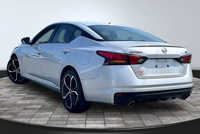 Used 2024 Nissan Altima 2.5 SR FWD image 2