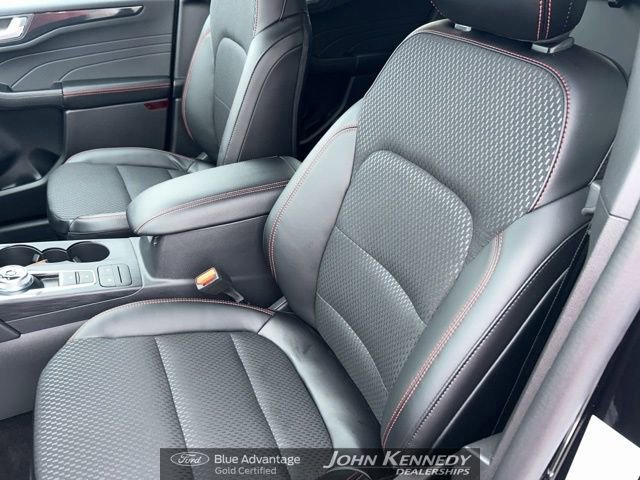 Certified 2025 Ford Escape ST-Line w/ Cold Weather Package image 15