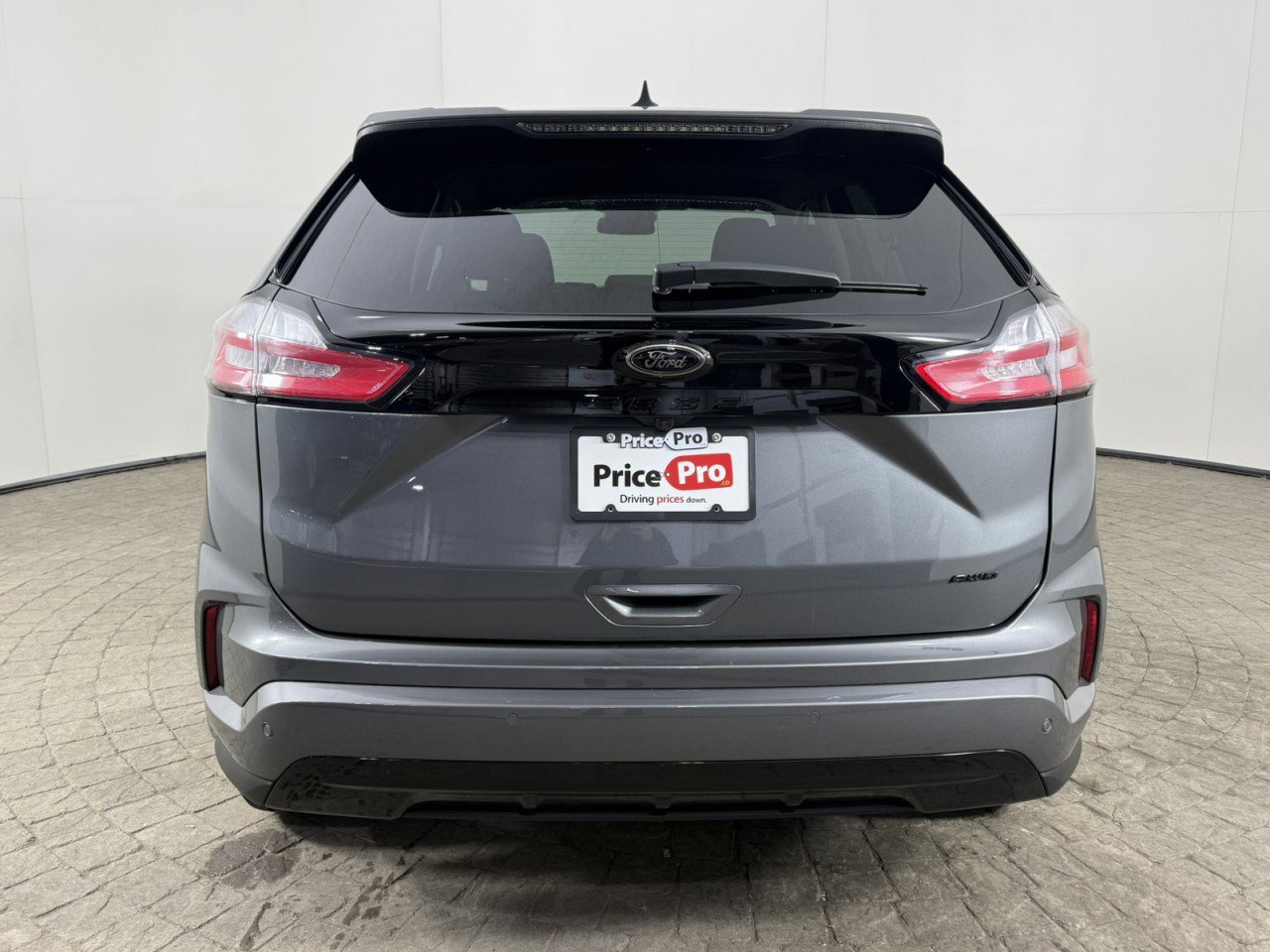 Certified 2024 Ford Edge SE w/ Black Appearance Package image 6