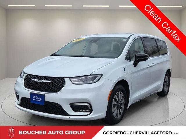 Used 2024 Chrysler Pacifica Limited FWD image 2