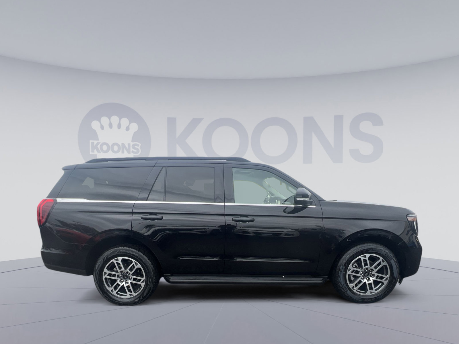 Certified 2025 Ford Expedition Active AWD/4WD image 17