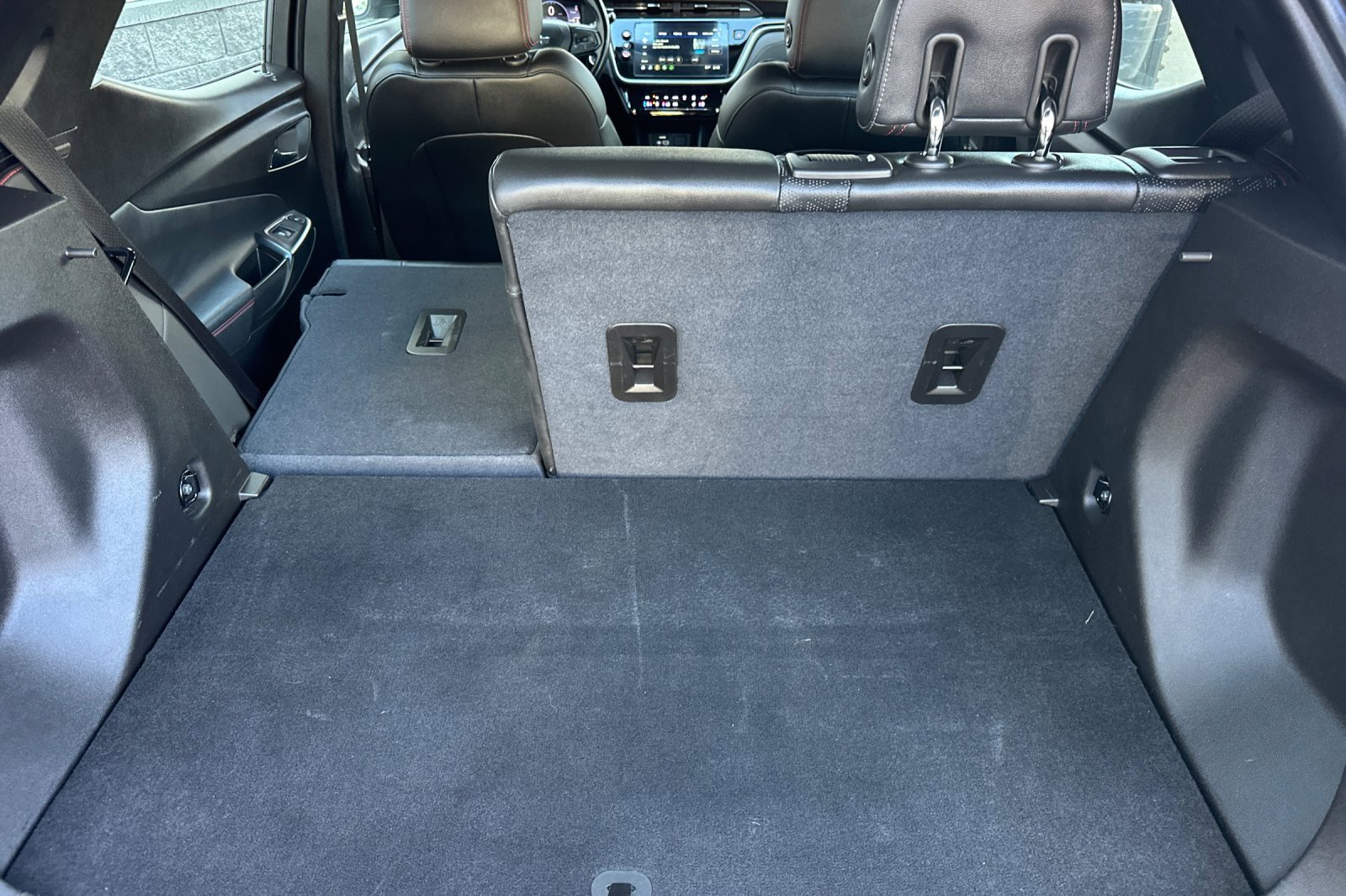 Used 2023 Chevrolet Bolt EUV Premier w/ Redline Edition image 14