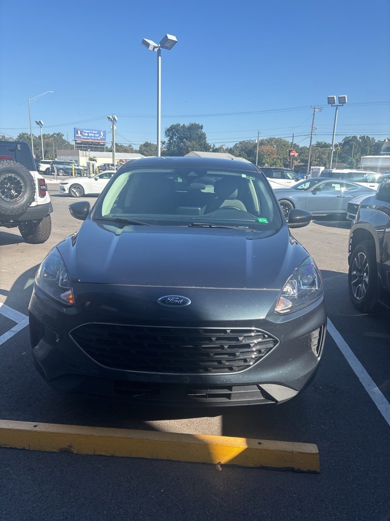 Certified 2022 Ford Escape SE w/ SE Sport Appearance Package image 10