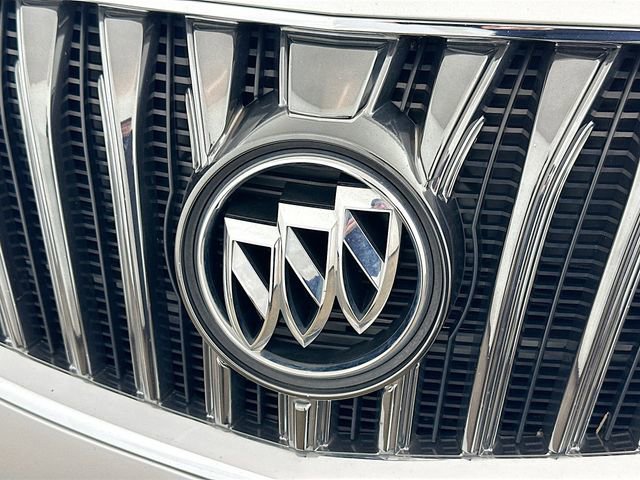 Used 2017 Buick Regal Sport Touring image 25