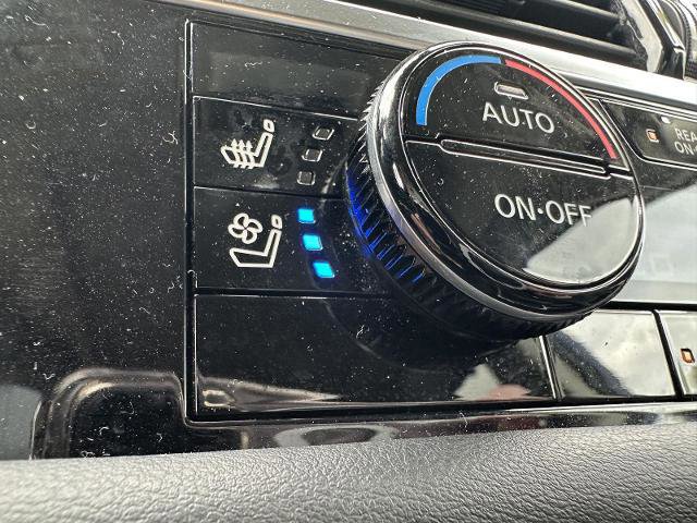 Used 2025 Nissan Pathfinder Platinum w/ Cargo Package FWD image 34