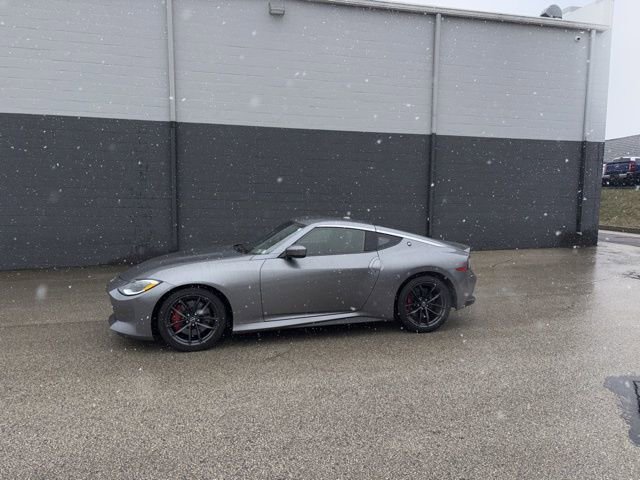 Used 2023 Nissan Z w/ Floor Mat Package (L93) RWD image 2