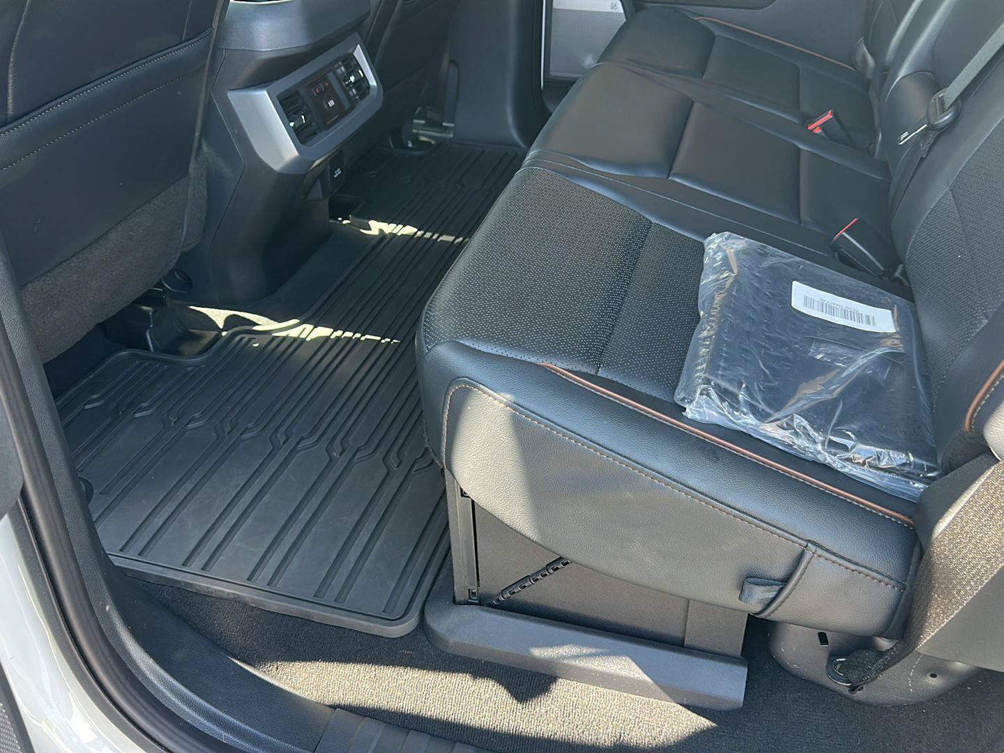 Certified 2025 Ford F350 Lariat w/ FX4 Off-Road Package AWD/4WD image 27