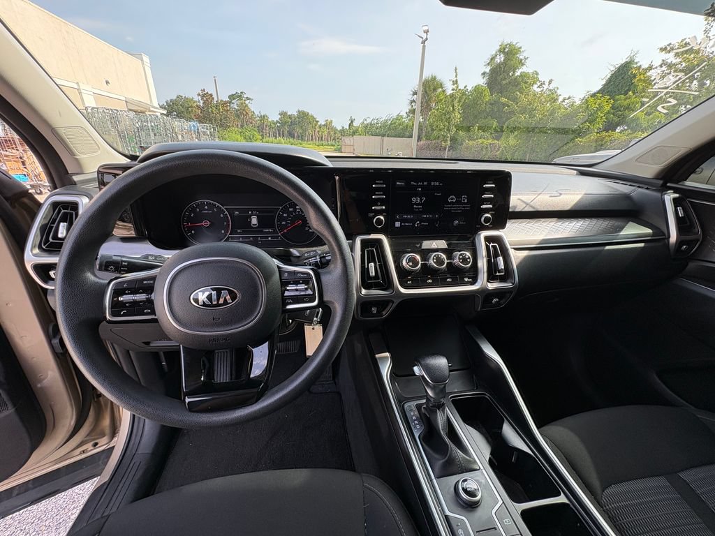 Used 2021 Kia Sorento LX FWD image 7